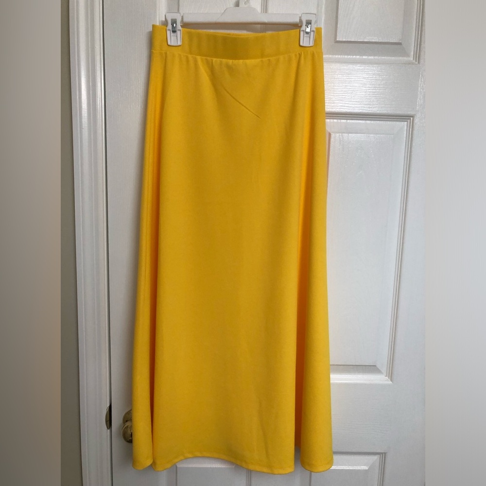 Elegant Yellow Women's Skirt